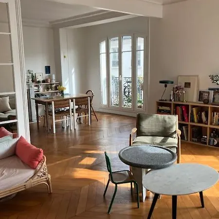 2 Avec Vue 11 Parigi